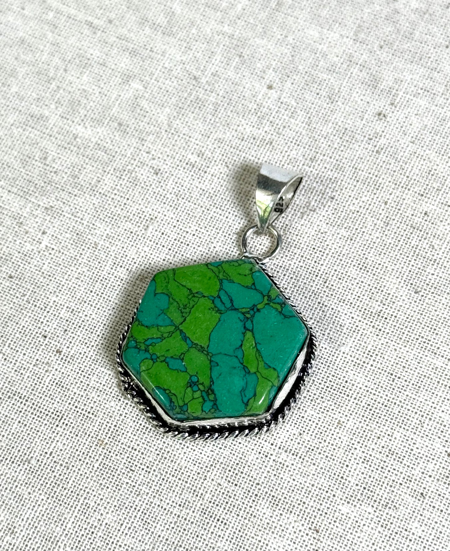 Vibrant Green/Blue Turquoise