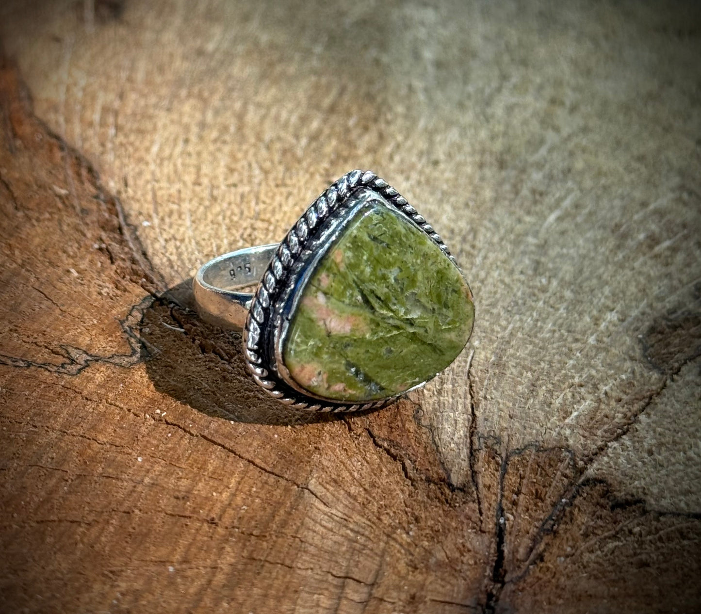 Teardrop Picture Jasper Ring